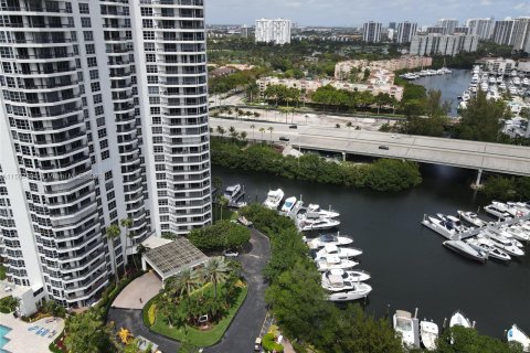 Condo in Aventura, Florida, 3 bedrooms  № 1098605 - photo 1