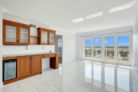Condominio en venta en Hillsboro Beach, Florida, 2 dormitorios, 111.48 m2 № 1118320 - foto 5