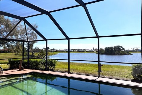 Casa en venta en Punta Gorda, Florida, 3 dormitorios, 205.31 m2 № 1001711 - foto 1