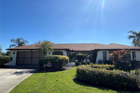 Villa ou maison à vendre à Punta Gorda, Floride: 3 chambres, 205.31 m2 № 1001711 - photo 2