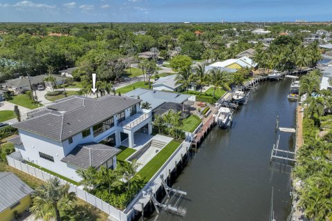 House in Palm Beach Gardens, Florida 5 bedrooms, 399.48 sq.m. № 1100700 - photo 12