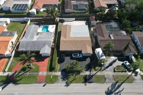 Casa en venta en Hollywood, Florida, 4 dormitorios, 240.34 m2 № 1229313 - foto 17