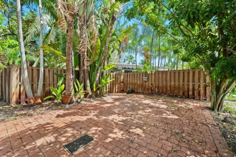 Casa en venta en Fort Lauderdale, Florida, 3 dormitorios, 130.81 m2 № 1146143 - foto 1