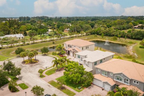 House in Royal Palm Beach, Florida 6 bedrooms, 447.14 sq.m. № 1178536 - photo 1