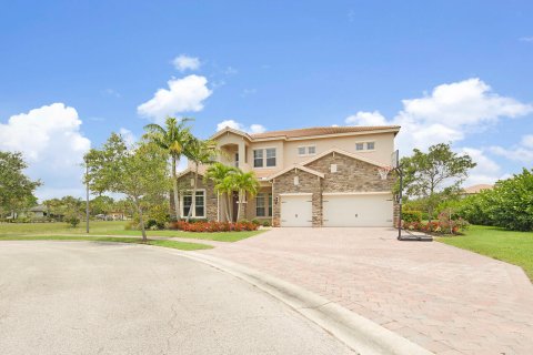 House in Royal Palm Beach, Florida 6 bedrooms, 447.14 sq.m. № 1178536 - photo 3