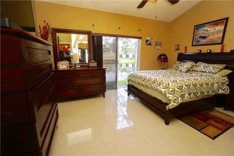 House in Fort Lauderdale, Florida 4 bedrooms, 137.96 sq.m. № 882394 - photo 5