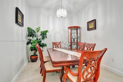 Villa ou maison à vendre à Pembroke Pines, Floride: 3 chambres, 164.25 m2 № 1270234 - photo 6