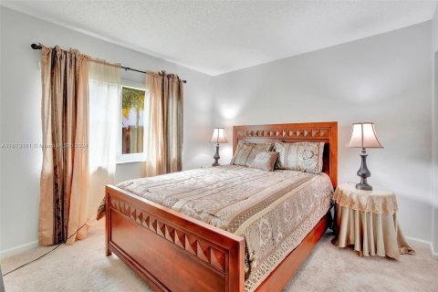 Casa en venta en Pembroke Pines, Florida, 3 dormitorios, 164.25 m2 № 1270234 - foto 13