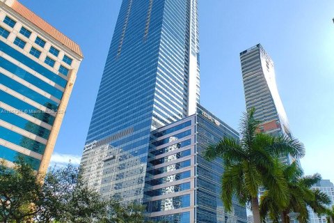 Condo in Miami, Florida, 4 bedrooms  № 1365276 - photo 1