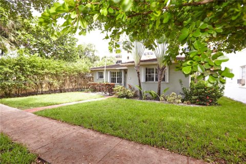 Villa ou maison à vendre à Coral Gables, Floride: 4 chambres, 183.11 m2 № 1310374 - photo 4