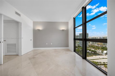 Condo in Sunny Isles Beach, Florida, 3 bedrooms  № 1293331 - photo 29