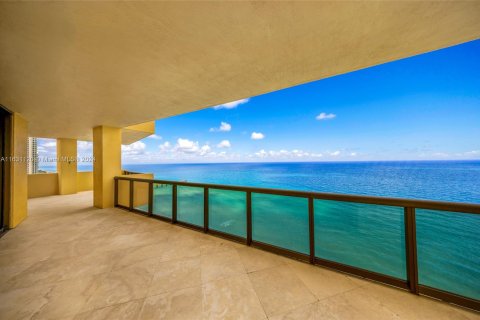 Condo in Sunny Isles Beach, Florida, 3 bedrooms  № 1293331 - photo 14