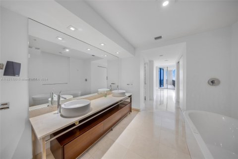 Condo in Sunny Isles Beach, Florida, 3 bedrooms  № 1293331 - photo 10