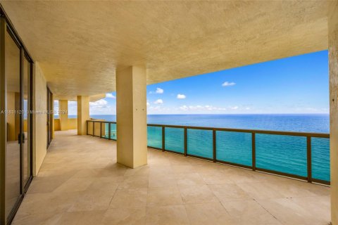 Condo in Sunny Isles Beach, Florida, 3 bedrooms  № 1293331 - photo 15