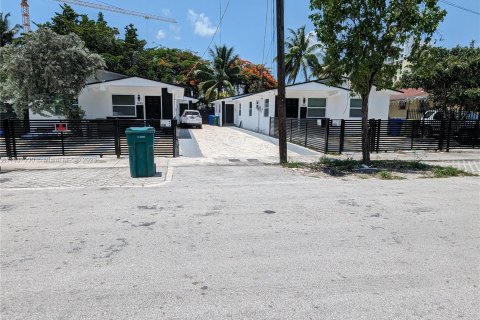 Commercial property in Miami, Florida 350.52 sq.m. № 674849 - photo 5