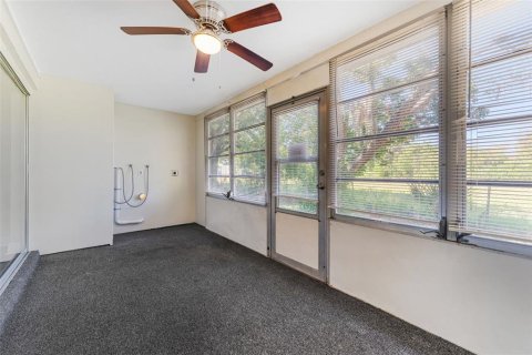 Condo in New Port Richey, Florida, 2 bedrooms  № 1442952 - photo 26