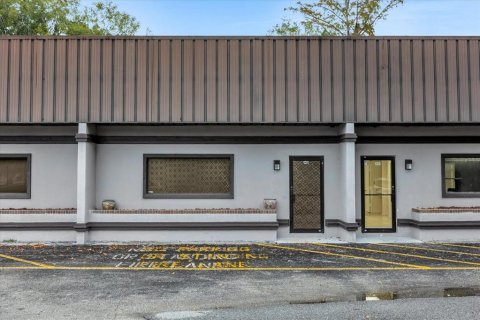 Commercial property in Longwood, Florida 143.16 sq.m. № 1381353 - photo 1