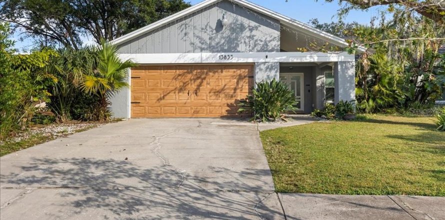 House in Tampa, Florida 3 bedrooms, 160.72 sq.m. № 1441108