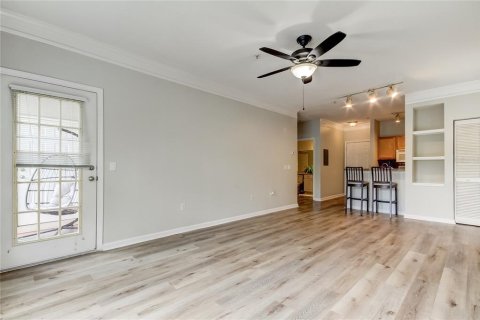 Condo in Tampa, Florida, 1 bedroom  № 1437349 - photo 6