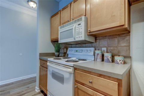 Condo in Tampa, Florida, 1 bedroom  № 1437349 - photo 14