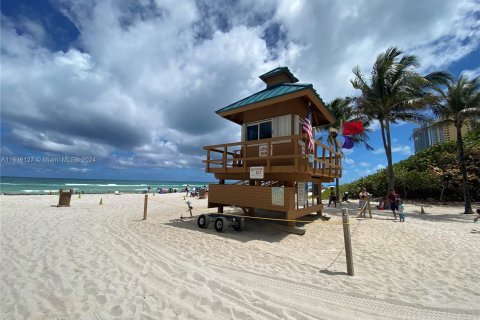 Copropriété à vendre à Sunny Isles Beach, Floride: 2 chambres, 106.84 m2 № 1240356 - photo 3