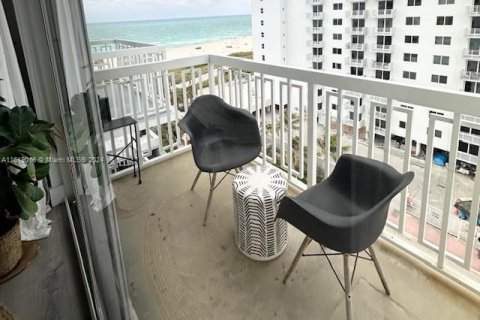 Copropriété à vendre à Miami Beach, Floride: 1 chambre, 60.85 m2 № 1240357 - photo 1