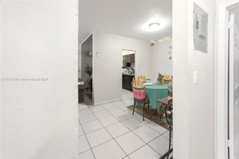 Immobilier commercial à vendre à Miami, Floride: 144 m2 № 1240435 - photo 30