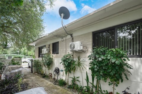 Immobilier commercial à vendre à Miami, Floride: 144 m2 № 1240435 - photo 8