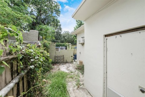 Immobilier commercial à vendre à Miami, Floride: 144 m2 № 1240435 - photo 13