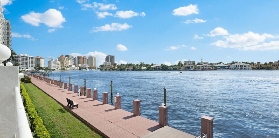 Condo in Fort Lauderdale, Florida, 2 bedrooms  № 981999