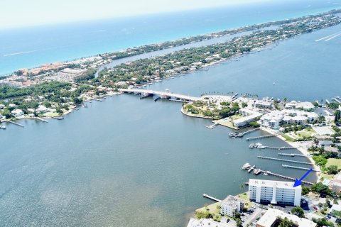 Condo in Lantana, Florida, 2 bedrooms  № 982024 - photo 21