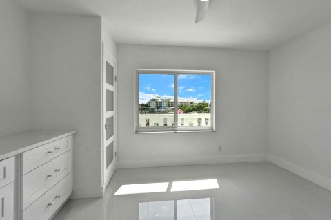 Condominio en venta en Lantana, Florida, 2 dormitorios, 88.26 m2 № 982024 - foto 6