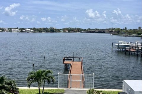 Condominio en venta en Lantana, Florida, 2 dormitorios, 88.26 m2 № 982024 - foto 2