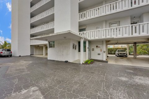 Condominio en venta en Lantana, Florida, 2 dormitorios, 88.26 m2 № 982024 - foto 3