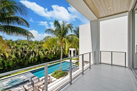 House in Boca Raton, Florida 5 bedrooms, 563.36 sq.m. № 1096725 - photo 12