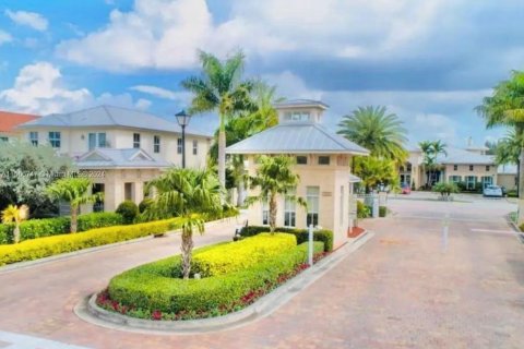 Casa en venta en Doral, Florida, 5 dormitorios, 293.57 m2 № 1103804 - foto 15