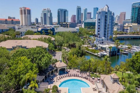 Condo in Tampa, Florida, 1 bedroom  № 1394553 - photo 17