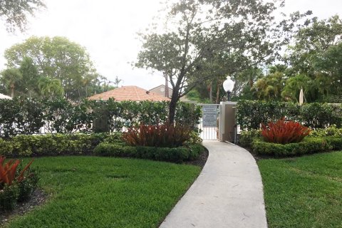 Condo in Palm Beach Gardens, Florida, 3 bedrooms  № 338182 - photo 12