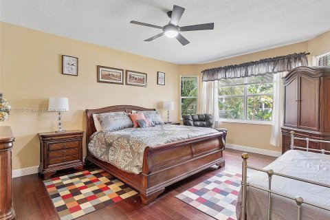 Casa en venta en Coral Springs, Florida, 4 dormitorios, 312.71 m2 № 584031 - foto 21
