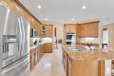 Villa ou maison à vendre à Coral Springs, Floride: 4 chambres, 312.71 m2 № 584031 - photo 19