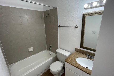 Copropriété à vendre à Orlando, Floride: 2 chambres, 90.21 m2 № 1397943 - photo 11