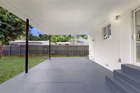 Casa en venta en North Miami Beach, Florida, 3 dormitorios, 94.76 m2 № 1397832 - foto 10