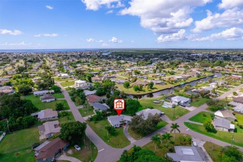 Casa en venta en Port Charlotte, Florida, 3 dormitorios, 122.45 m2 № 1377943 - foto 4