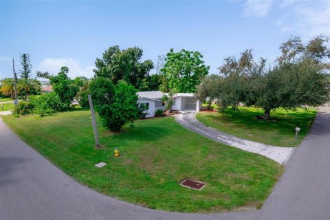 Villa ou maison à vendre à Port Charlotte, Floride: 3 chambres, 122.45 m2 № 1377943 - photo 5