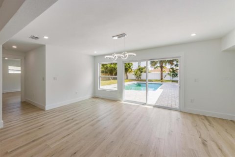 Casa en venta en Bradenton, Florida, 4 dormitorios, 187.48 m2 № 1377945 - foto 13