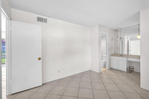 Condo in West Palm Beach, Florida, 1 bedroom  № 1146538 - photo 18