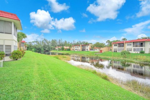 Condo in West Palm Beach, Florida, 1 bedroom  № 1146538 - photo 5