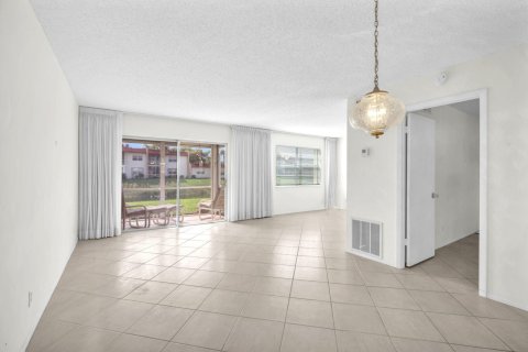 Condo in West Palm Beach, Florida, 1 bedroom  № 1146538 - photo 24