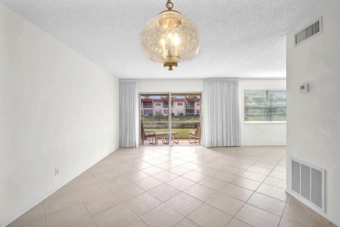 Condo in West Palm Beach, Florida, 1 bedroom  № 1146538 - photo 23