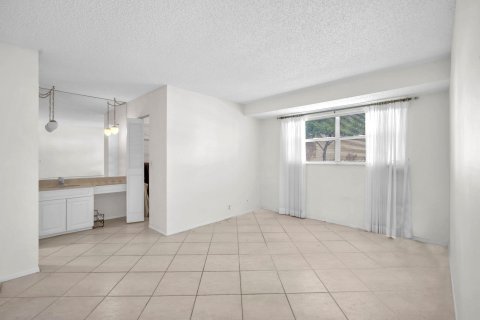 Condo in West Palm Beach, Florida, 1 bedroom  № 1146538 - photo 22